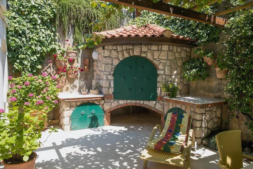 Domaine Vinodolsun Zwei Villen, Ein Grundstueck Und Platz Fuer Bis Zu 20 Personen Bribir  Villa