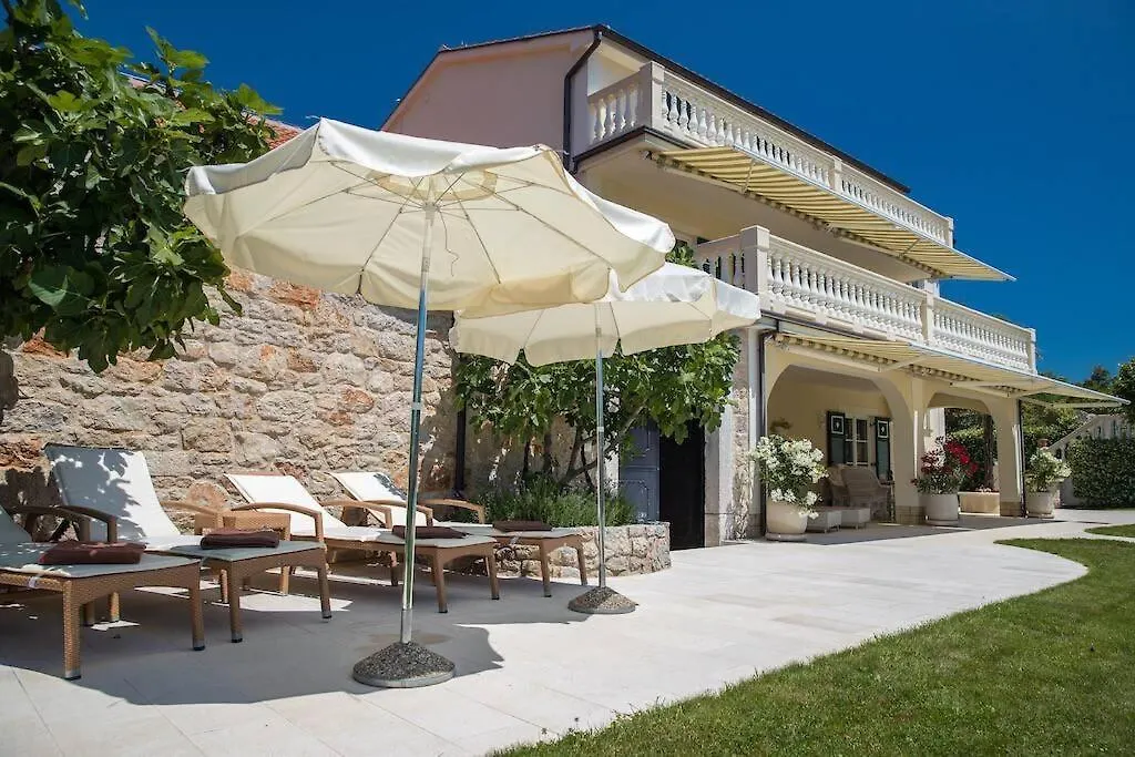 Domaine Vinodolsun Zwei Villen, Ein Grundstueck Und Platz Fuer Bis Zu 20 Personen Bribir  0*, Bribir (Primorje-Gorski Kotar) Croatia
