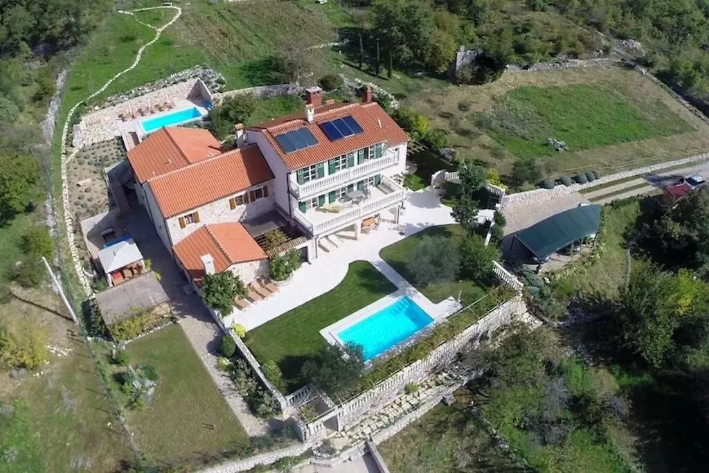 Domaine Vinodolsun Zwei Villen, Ein Grundstueck Und Platz Fuer Bis Zu 20 Personen Bribir  Bribir (Primorje-Gorski Kotar)