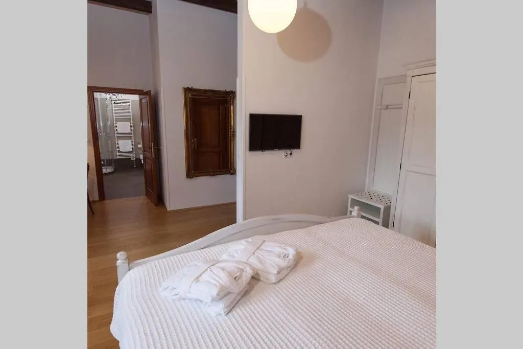 Villa Domaine Vinodolsun Zwei Villen, Ein Grundstueck Und Platz Fuer Bis Zu 20 Personen Bribir