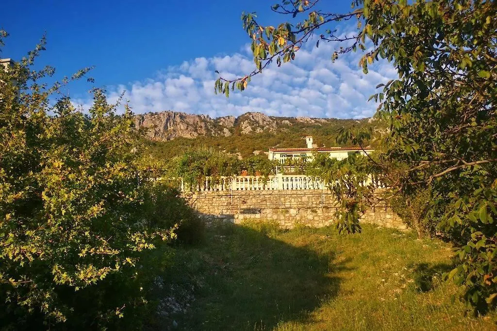 Domaine Vinodolsun Zwei Villen, Ein Grundstueck Und Platz Fuer Bis Zu 20 Personen Bribir  Villa Bribir (Primorje-Gorski Kotar)