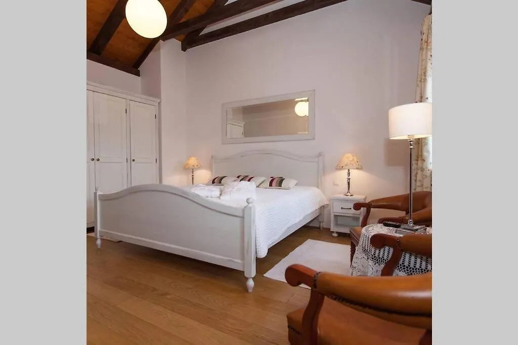 Villa Domaine Vinodolsun Zwei Villen, Ein Grundstueck Und Platz Fuer Bis Zu 20 Personen Bribir