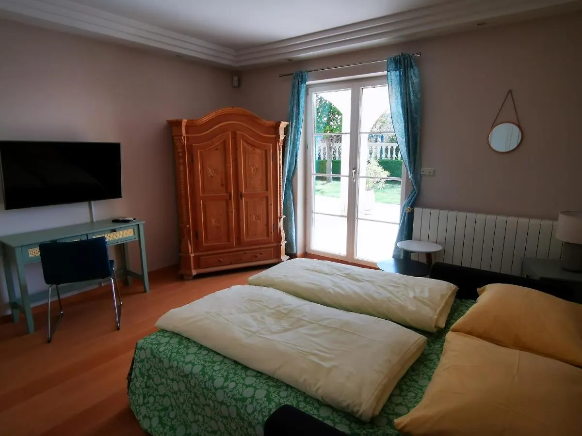 Villa Domaine Vinodolsun Zwei Villen, Ein Grundstueck Und Platz Fuer Bis Zu 20 Personen Bribir