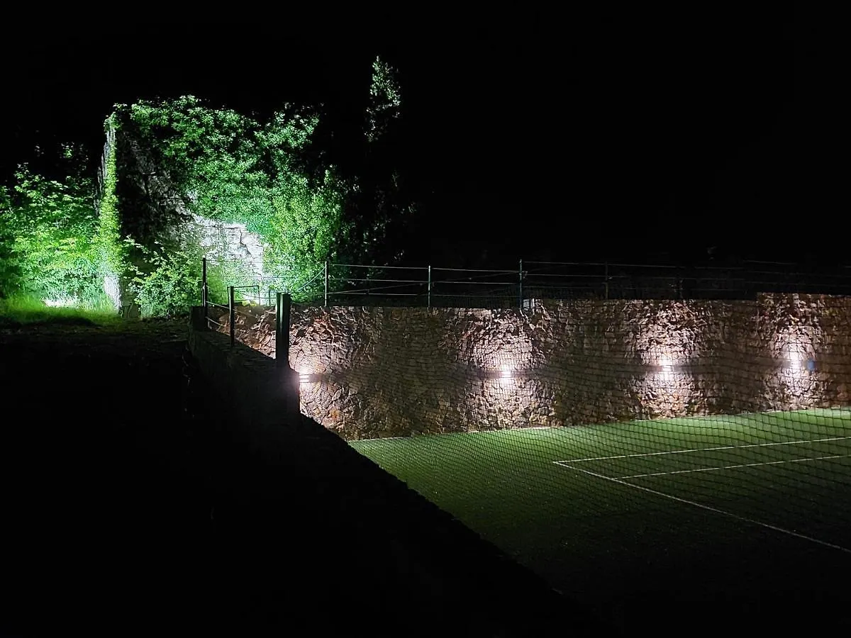 Villa Domaine Vinodolsun Zwei Villen, Ein Grundstueck Und Platz Fuer Bis Zu 20 Personen Bribir